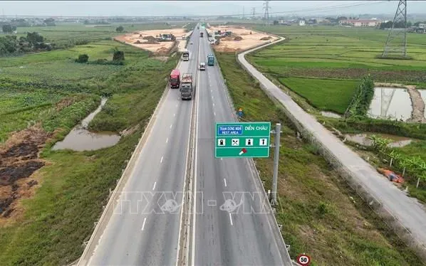 Trạm dừng nghỉ tạm tại Km427+035 cao tốc Nghi Sơn - Diễn Châu thuộc địa phận tỉnh Nghệ An. Ảnh: Hữu Quyết/TTXVN