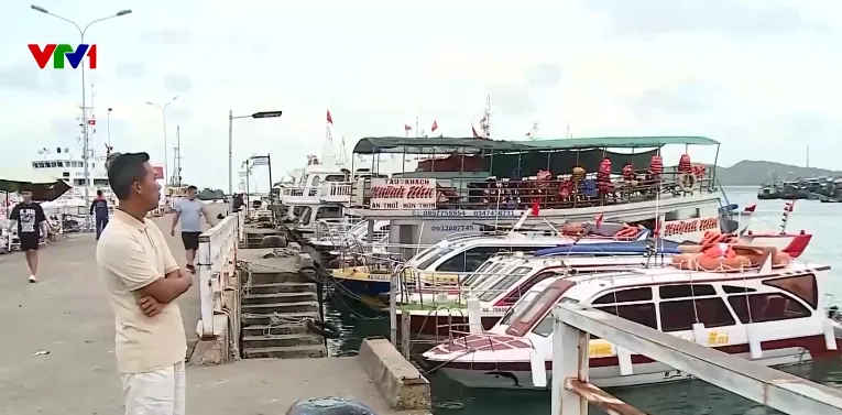 Siết an toàn vận tải đường thủy sau vụ lật ca nô - Ảnh 2.