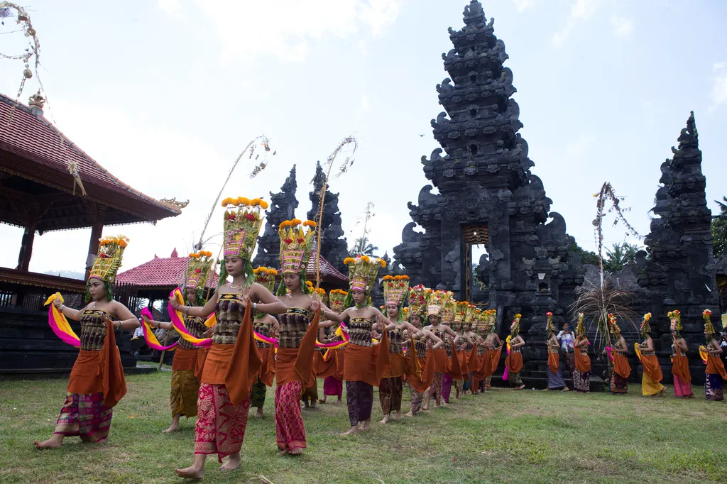 Indonesia thắt chặt chính sách miễn thị thực- Ảnh 1.