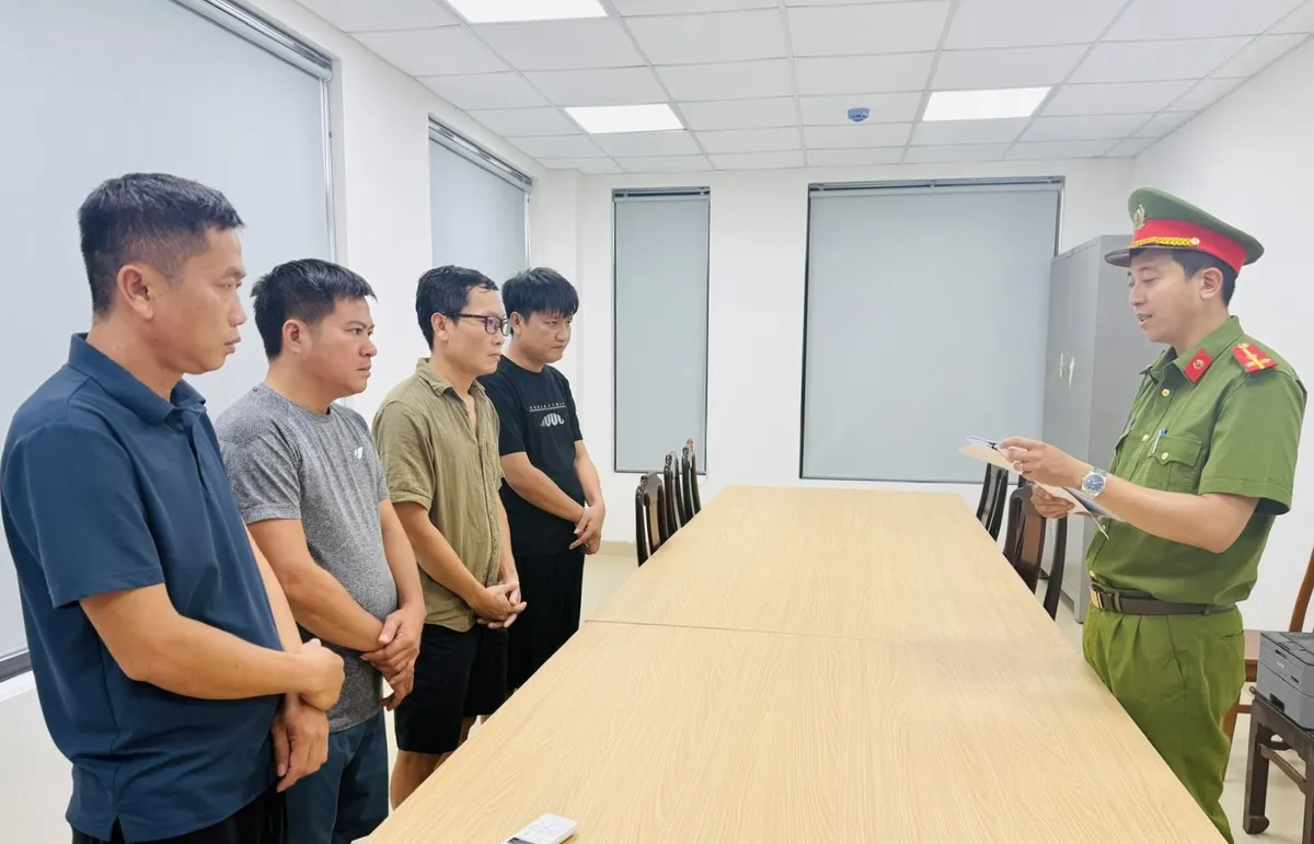 Khởi tố 4 đối tượng tổ chức cá độ bóng đá qua mạng với số tiền hơn 22 tỷ đồng - Ảnh 1.
