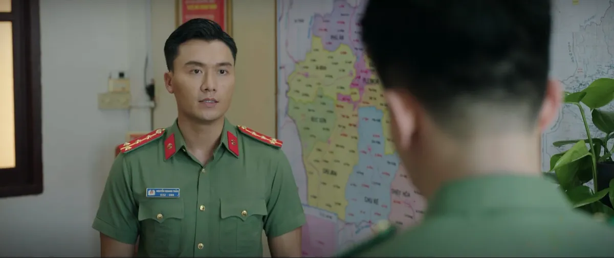 Trời cao nguyên xanh - Tập 7: Chưa làm việc với người dân nhưng Tuấn đã gặp nhiều vấn đề ở địa bàn - Ảnh 6.