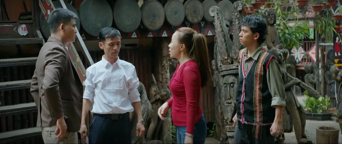 Trời cao nguyên xanh - Tập 7: Chưa làm việc với người dân nhưng Tuấn đã gặp nhiều vấn đề ở địa bàn - Ảnh 11.
