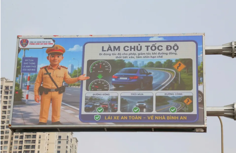Hà Nội: Vận hành 36 màn hình LED thông minh cảnh báo ùn tắc, ngập lụt theo thời gian thực - Ảnh 4.
