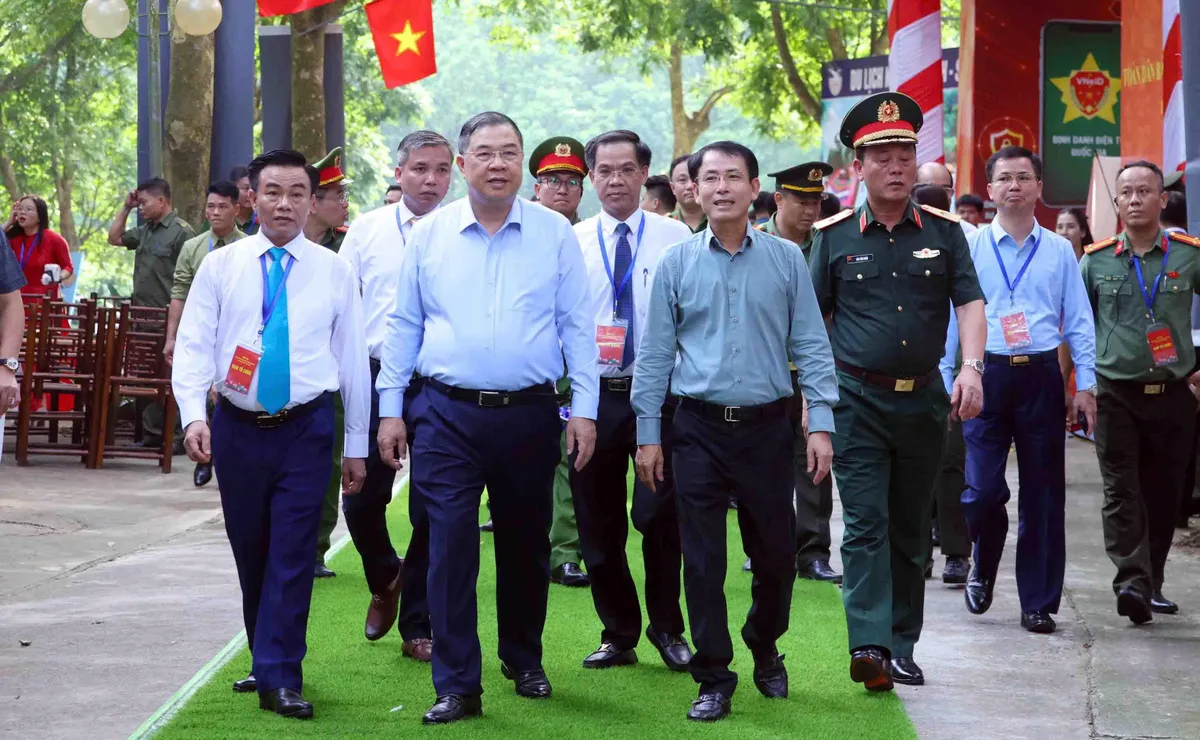 Phó Thủ tướng Phạm Gia Túc dự Ngày hội Toàn dân bảo vệ an ninh Tổ quốc năm 2026 tại xã Yên Bài (Hà Nội) - Ảnh 1.