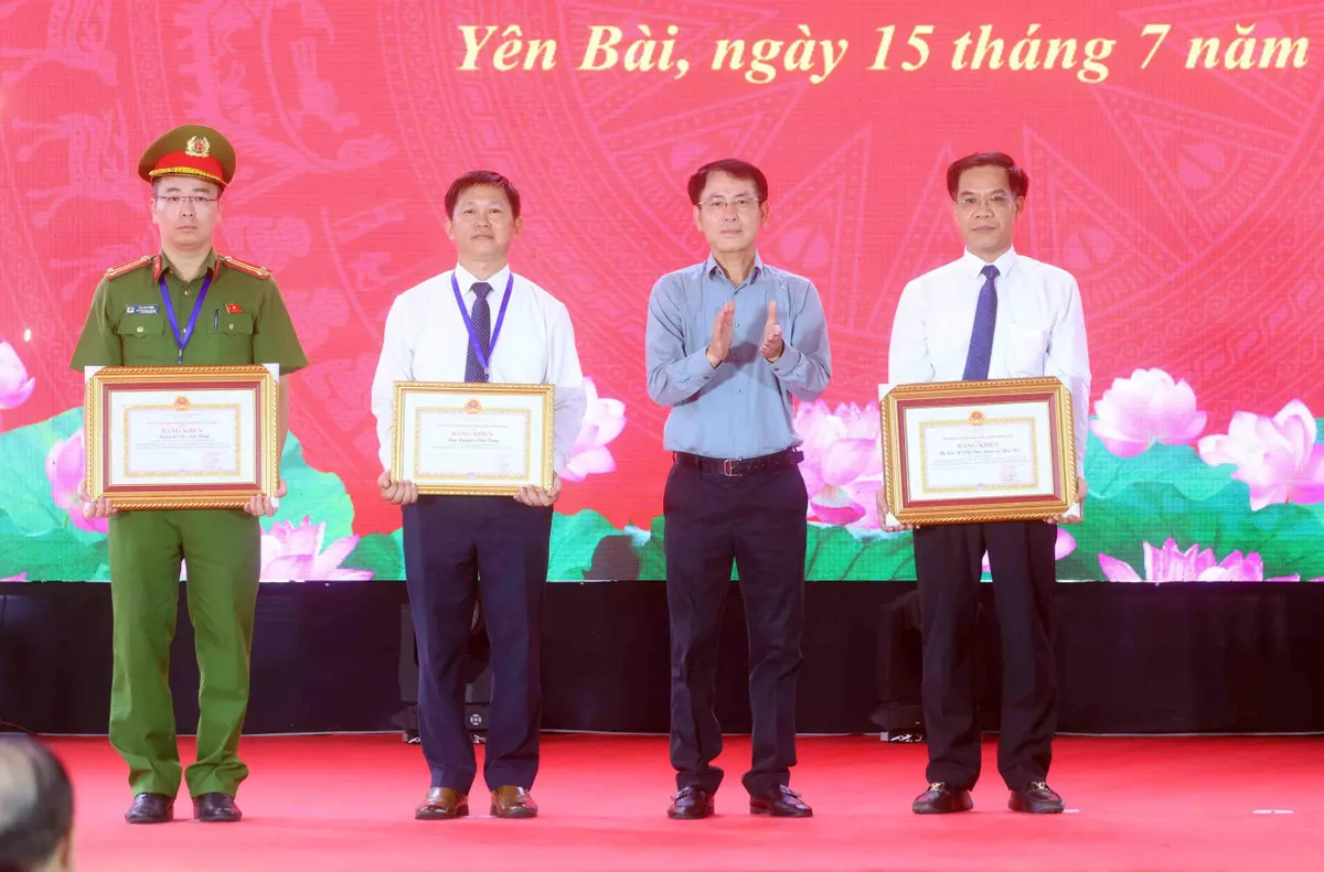 Phó Thủ tướng Phạm Gia Túc dự Ngày hội Toàn dân bảo vệ an ninh Tổ quốc năm 2026 tại xã Yên Bài (Hà Nội) - Ảnh 8.