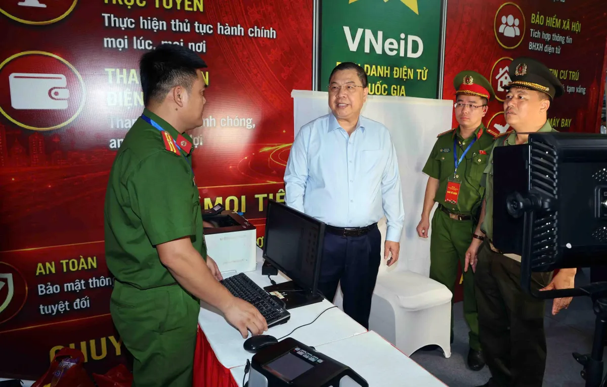 Phó Thủ tướng Phạm Gia Túc dự Ngày hội Toàn dân bảo vệ an ninh Tổ quốc năm 2026 tại xã Yên Bài (Hà Nội) - Ảnh 5.