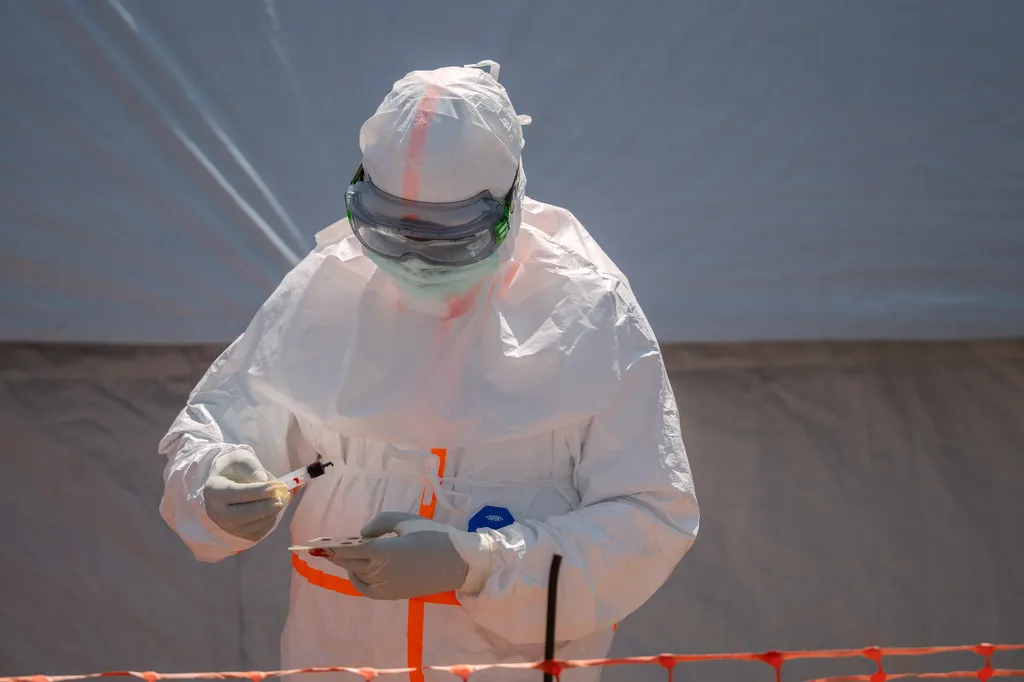 Mỹ siết kiểm soát nhập cảnh do dịch Ebola- Ảnh 1.