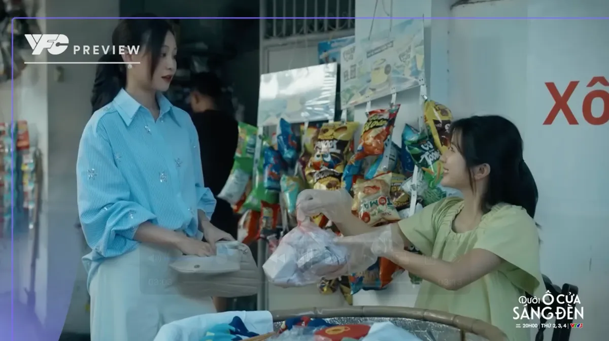 Dưới ô cửa sáng đèn - Tập 27: Sơn liên tục thả thính Diệu, Sinh bỏ ghế giám đốc đi làm bảo vệ- Ảnh 4.