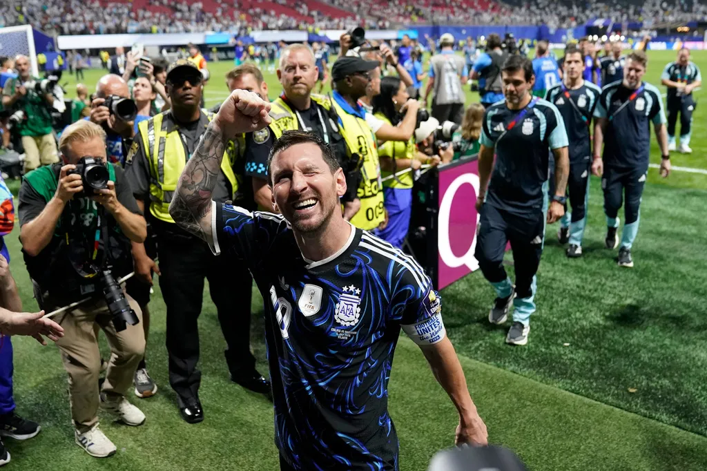 Lionel Messi: Chiến thắng tuyển Anh có ý nghĩa lớn với người hâm mộ Argentina - Ảnh 1.