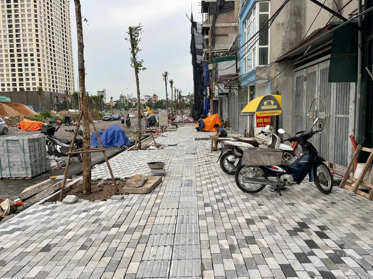 Phường Tây Hồ (Hà Nội) tháo gỡ điểm nghẽn giải phóng mặt bằng, tăng tốc các dự án trọng điểm - Ảnh 1.