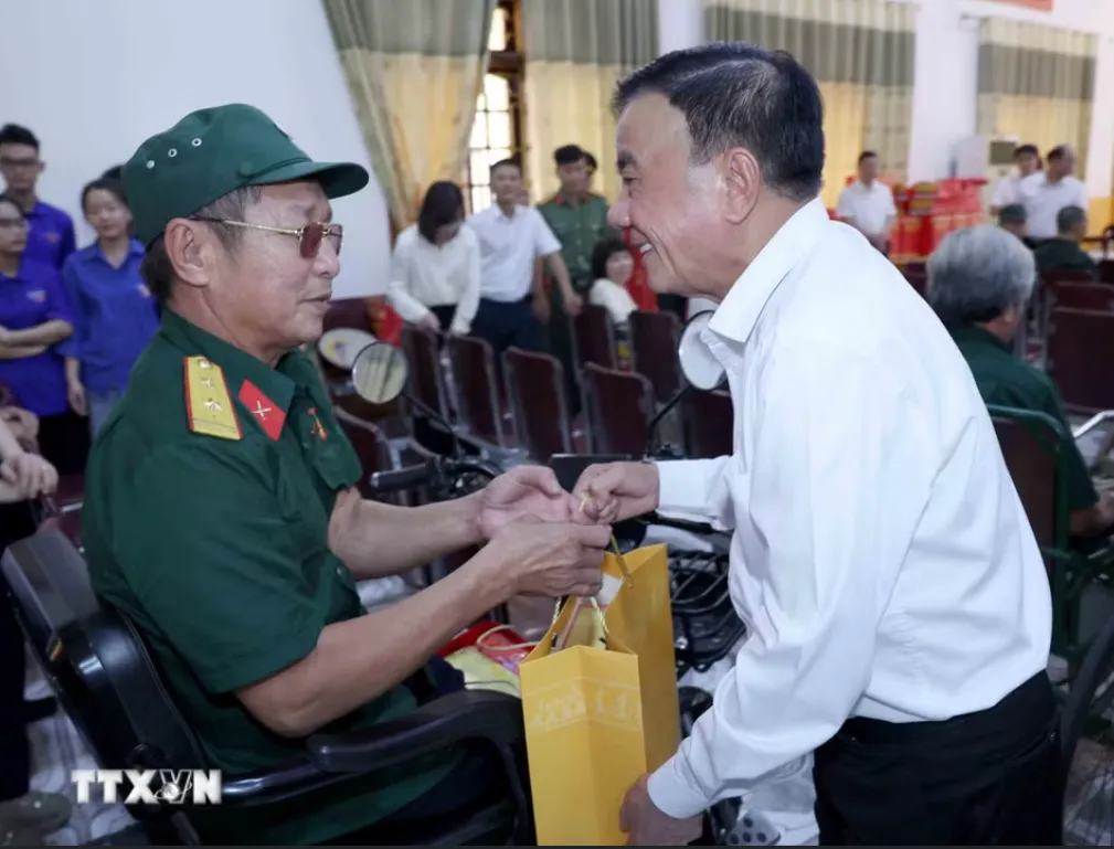 Thường trực Ban Bí thư: Chăm lo người có công là trách nhiệm của cả hệ thống chính trị và toàn xã hội - Ảnh 1.