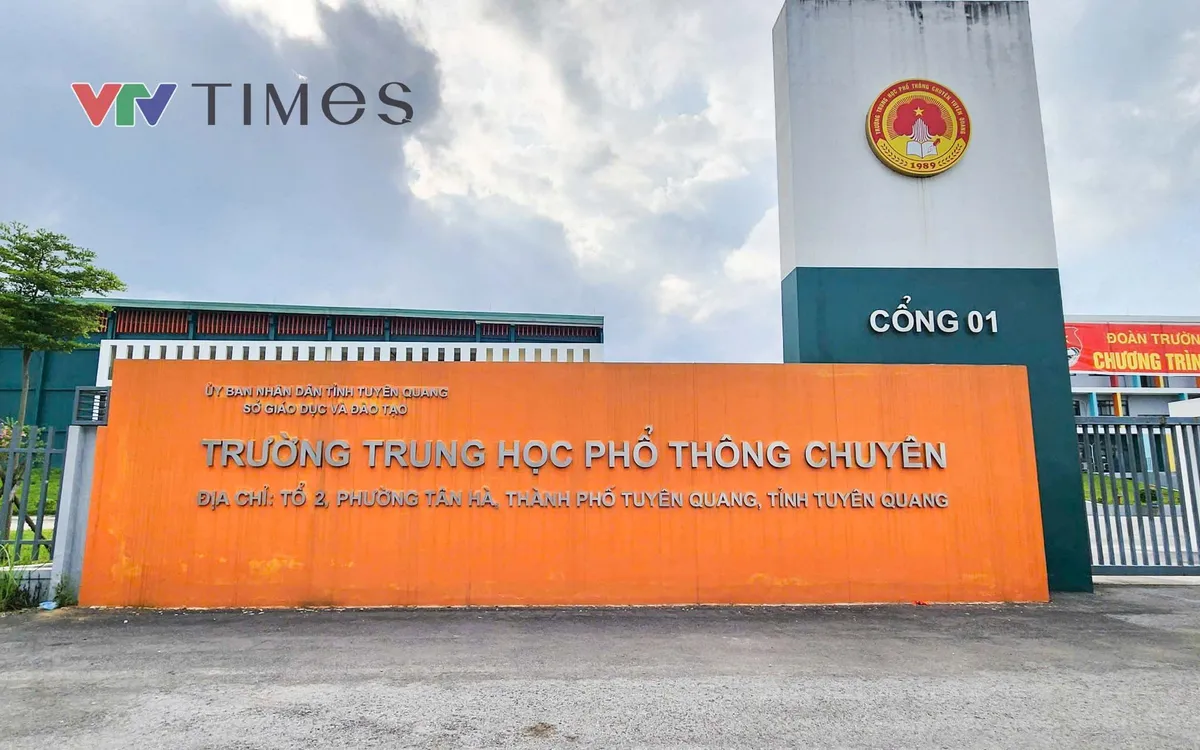 Trường THPT Chuyên Tuyên Quang.