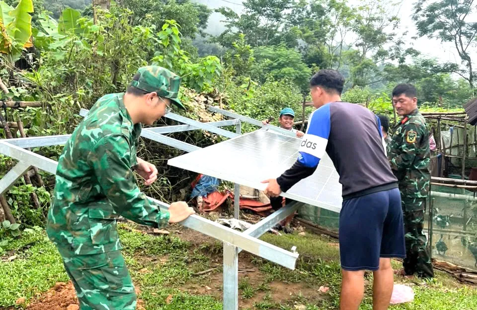 Lai Châu: Thắp sáng vùng biên bằng năng lượng xanh, vun đắp thế trận lòng dân - Ảnh 1.