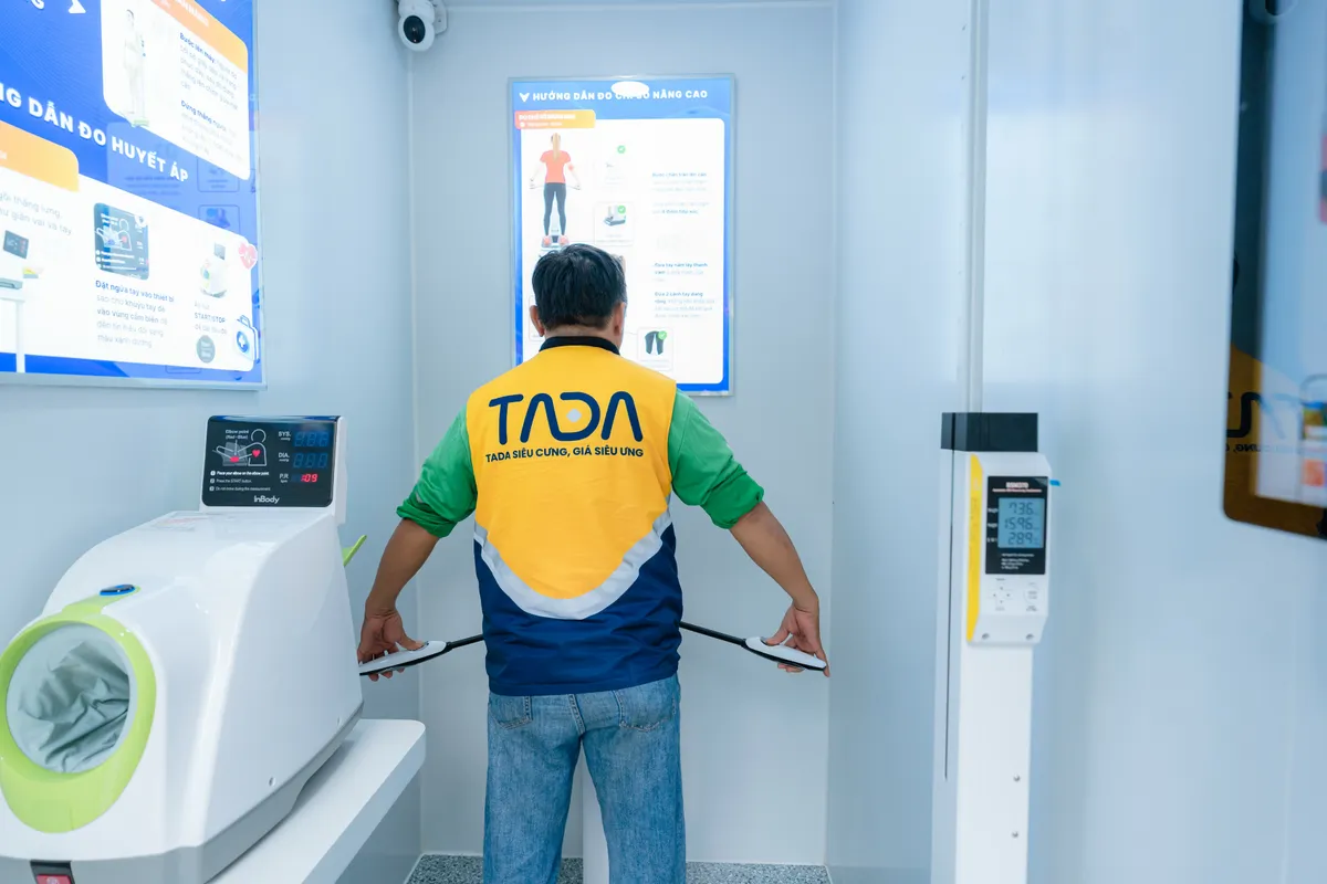 Tiện &iacute;ch y tế số đến gần hơn với cộng đồng qua Trạm C&ocirc;ng d&acirc;n số đầu ti&ecirc;n ở phố đi bộ Nguyễn Huệ
- Ảnh 6.