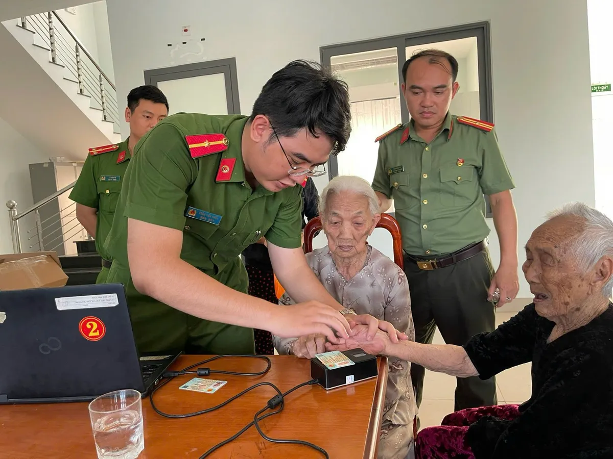 Gia Lai triển khai cao điểm thu nhận mẫu ADN cho thân nhân liệt sĩ chưa xác định thông tin - Ảnh 1.