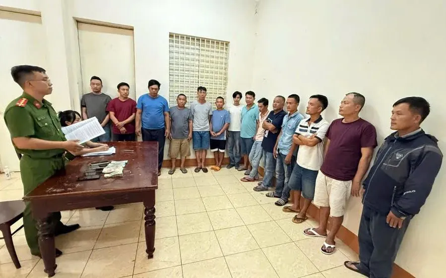 Cơ quan chức năng tỉnh Đắk Lắk triệt xóa đường dây cá độ bóng đá, xử lý các đối tượng có liên quan. (Ảnh: Công an tỉnh Đắk Lắk)