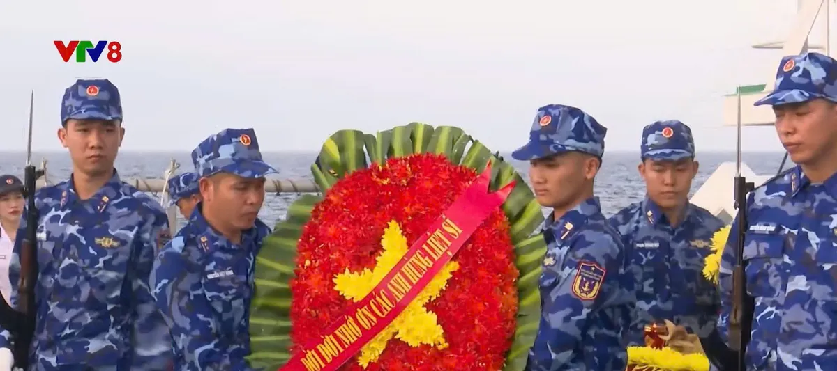 Nhiều hoạt động tri ân thăm hỏi ngư dân tại các đảo tiền tiêu- Ảnh 1. Nhiều hoạt động tri ân thăm hỏi ngư dân tại các đảo tiền tiêu- Ảnh 1.