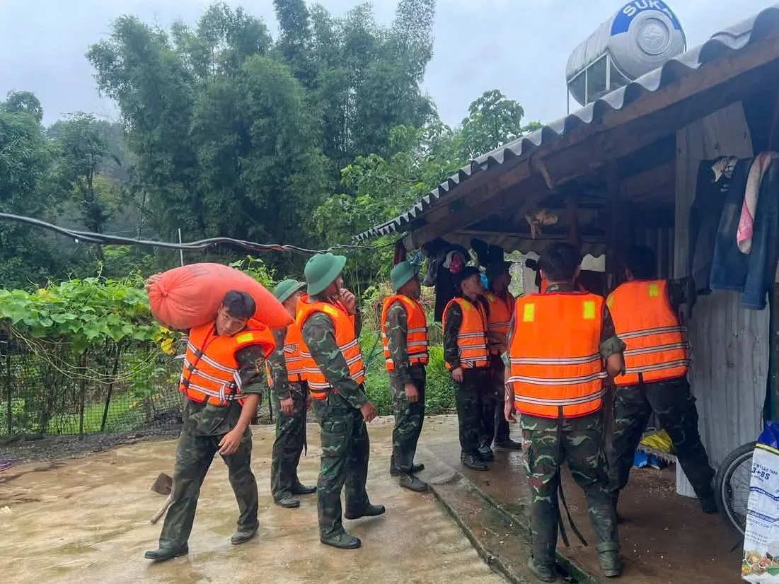 Lai Châu: Khẩn trương cứu dân, khắc phục hậu quả mưa lũ - Ảnh 5.