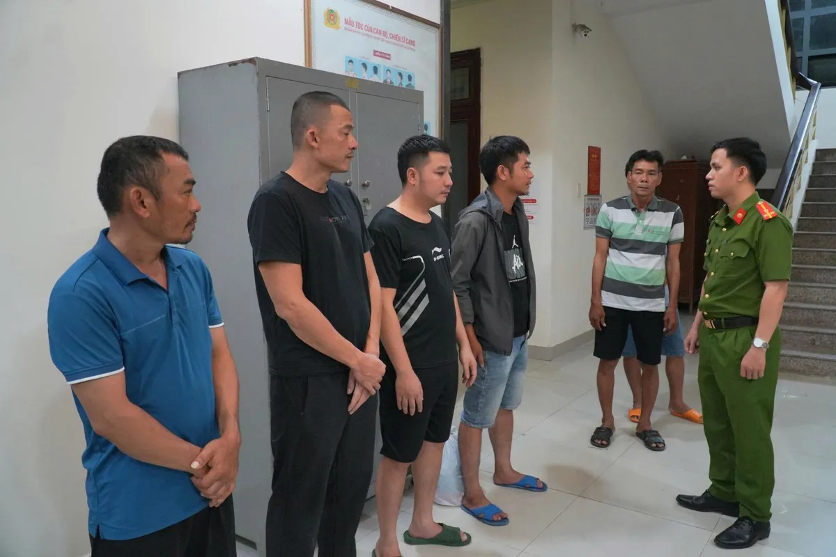 Triệt phá đường dây cá độ bóng đá qua mạng quy mô 1.200 tỷ đồng ở Quảng Ngãi - Ảnh 3.