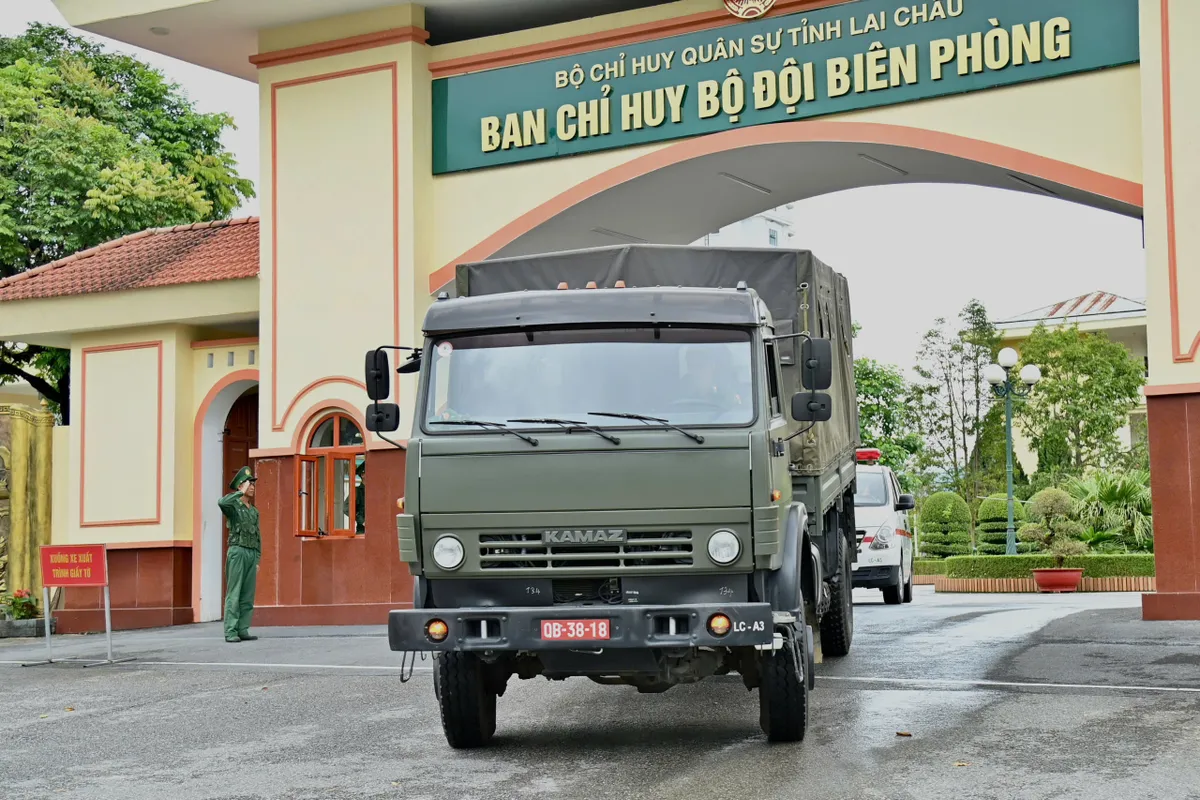 BĐBP Lai Châu điều động lực lượng hỗ trợ khắc phục hậu quả mưa lũ- Ảnh 2.
