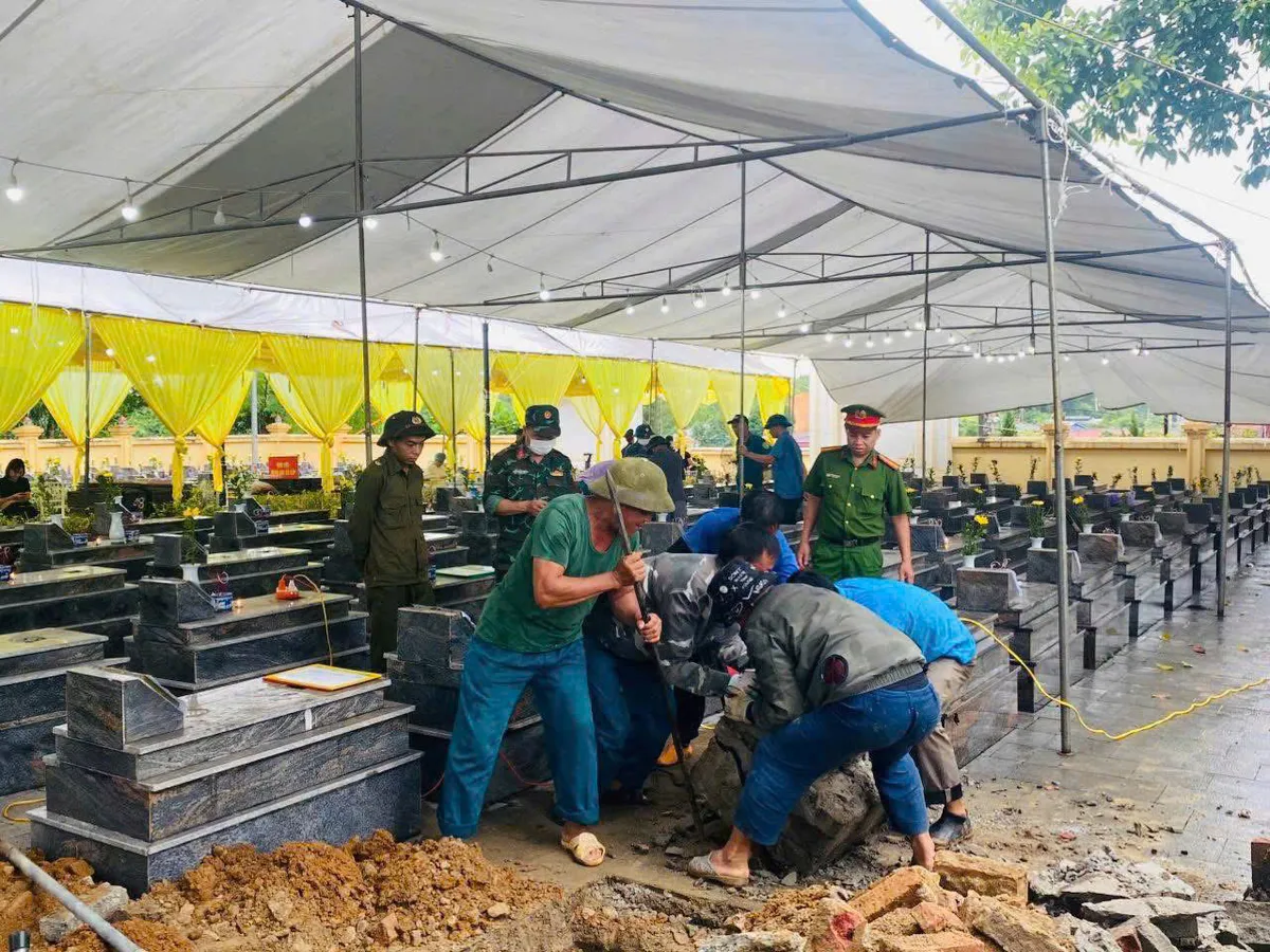 Chiến dịch 500 ng&agrave;y đ&ecirc;m: Lặng thầm những b&agrave;n tay &ldquo;ho&agrave;n nguy&ecirc;n&rdquo; phần mộ liệt sĩ tại Th&aacute;i Nguy&ecirc;n - Ảnh 5.