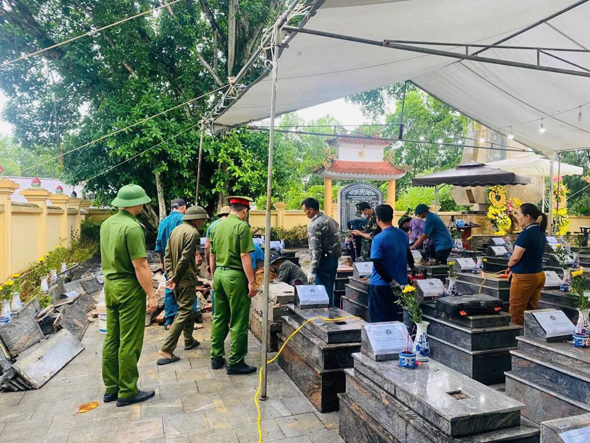 Chiến dịch 500 ng&agrave;y đ&ecirc;m: Lặng thầm những b&agrave;n tay &ldquo;ho&agrave;n nguy&ecirc;n&rdquo; phần mộ liệt sĩ tại Th&aacute;i Nguy&ecirc;n - Ảnh 6.