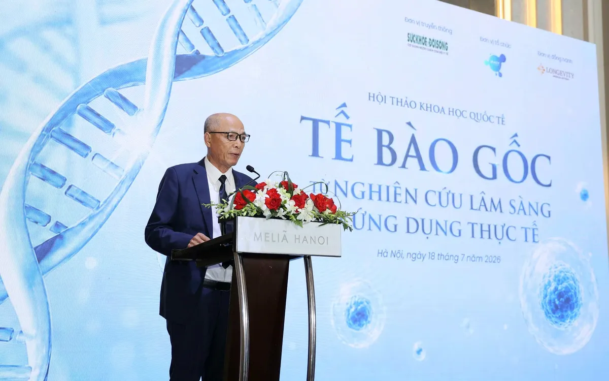 TS.BSCKII Nguyễn Tiến Dũng, Viện trưởng Viện Nghiên cứu và ứng dụng công nghệ tế bào phát biểu tại hội thảo