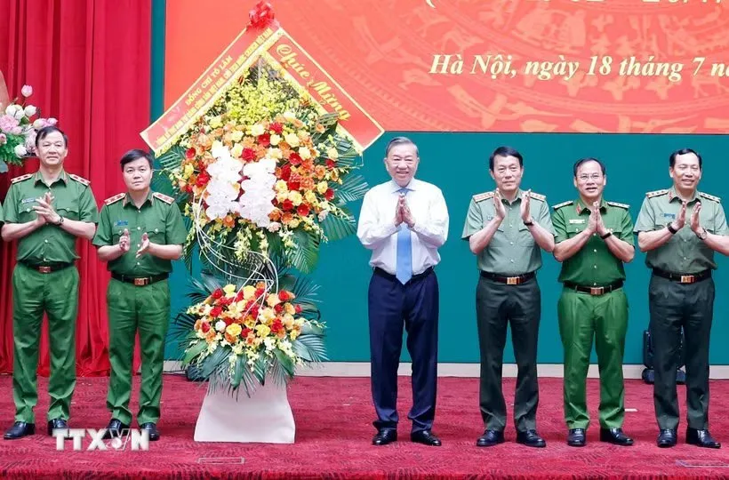 Tổng Bí thư, Chủ tịch nước Tô Lâm: Xây dựng lực lượng Cảnh sát nhân dân đáp ứng yêu cầu trong tình hình mới - Ảnh 1.