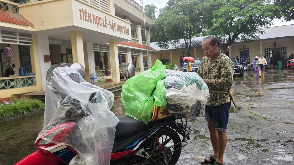 Lai Châu: Chung tay chăm lo người dân tại các điểm sơ tán vùng lũ - Ảnh 6.