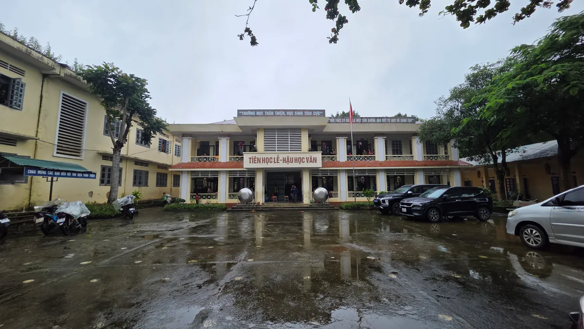 Lai Châu: Chung tay chăm lo người dân tại các điểm sơ tán vùng lũ - Ảnh 7.