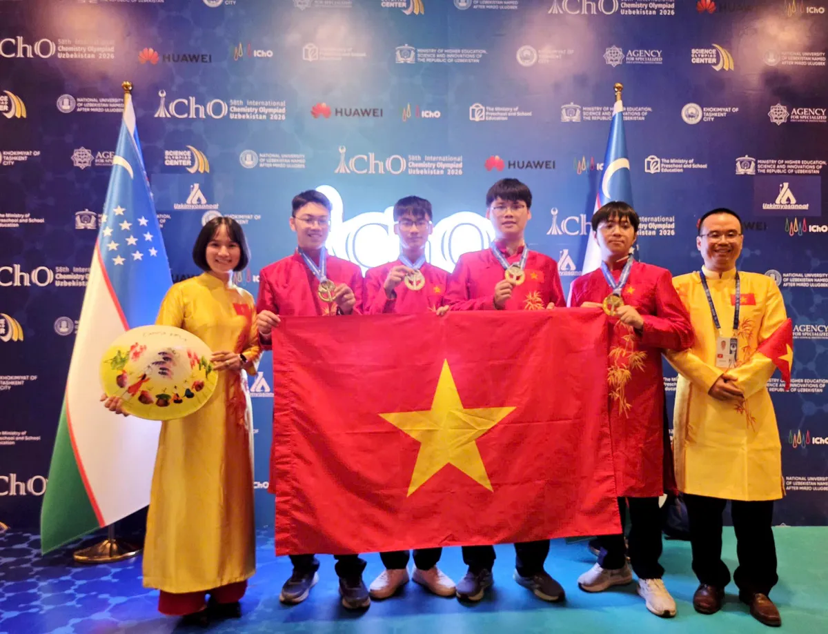 Đội tuyển Việt Nam đồng hạng nhất Olympic Hóa học quốc tế với kỳ tích 4 HCV - Ảnh 1.