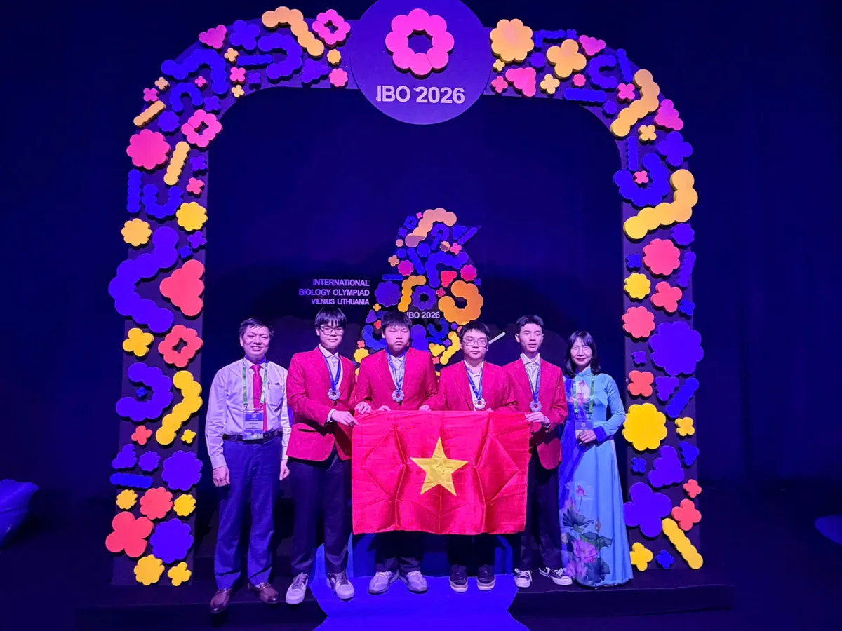 Đội tuyển Việt Nam giành 4 Huy chương Bạc Olympic Sinh học quốc tế 2026 - Ảnh 1.
