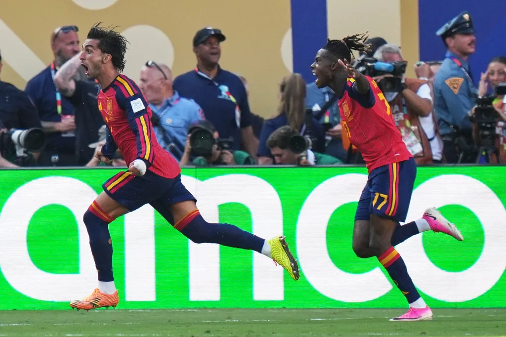 Ferran Torres lấy cup v&agrave;ng cho T&acirc;y Ban Nha: "Đ&oacute; l&agrave; b&agrave;n thắng được ghi bởi 47 triệu người"- Ảnh 1.