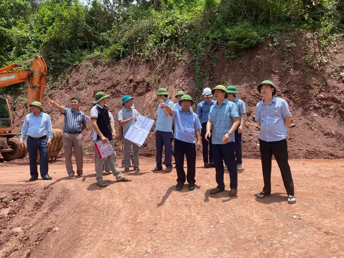 Nghệ An: Tháo gỡ khó khăn, đẩy nhanh triển khai xây dựng các khu tái định cư tại các xã miền núi - Ảnh 1.