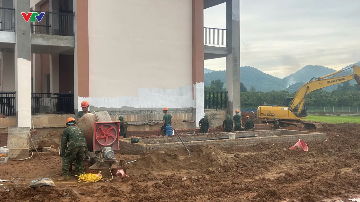 Bộ CHQS tỉnh Sơn La tăng tốc đưa trường học vùng biên về đích - Ảnh 3.