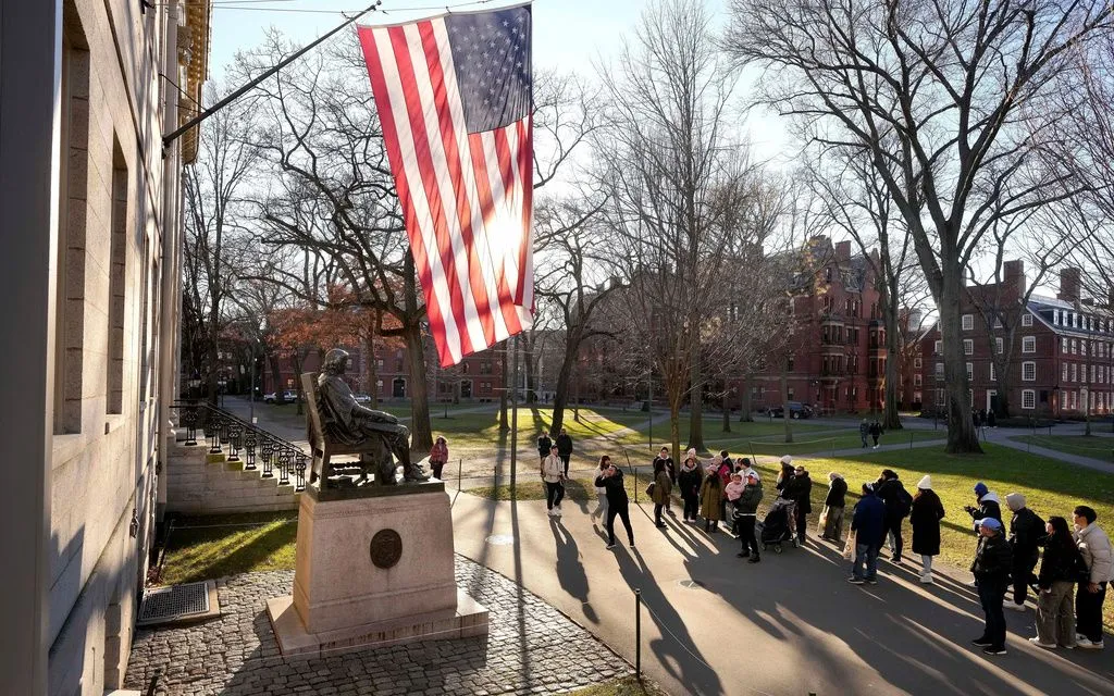 Khuôn viên Đại học Harvard tại Mỹ (Ảnh: AP)