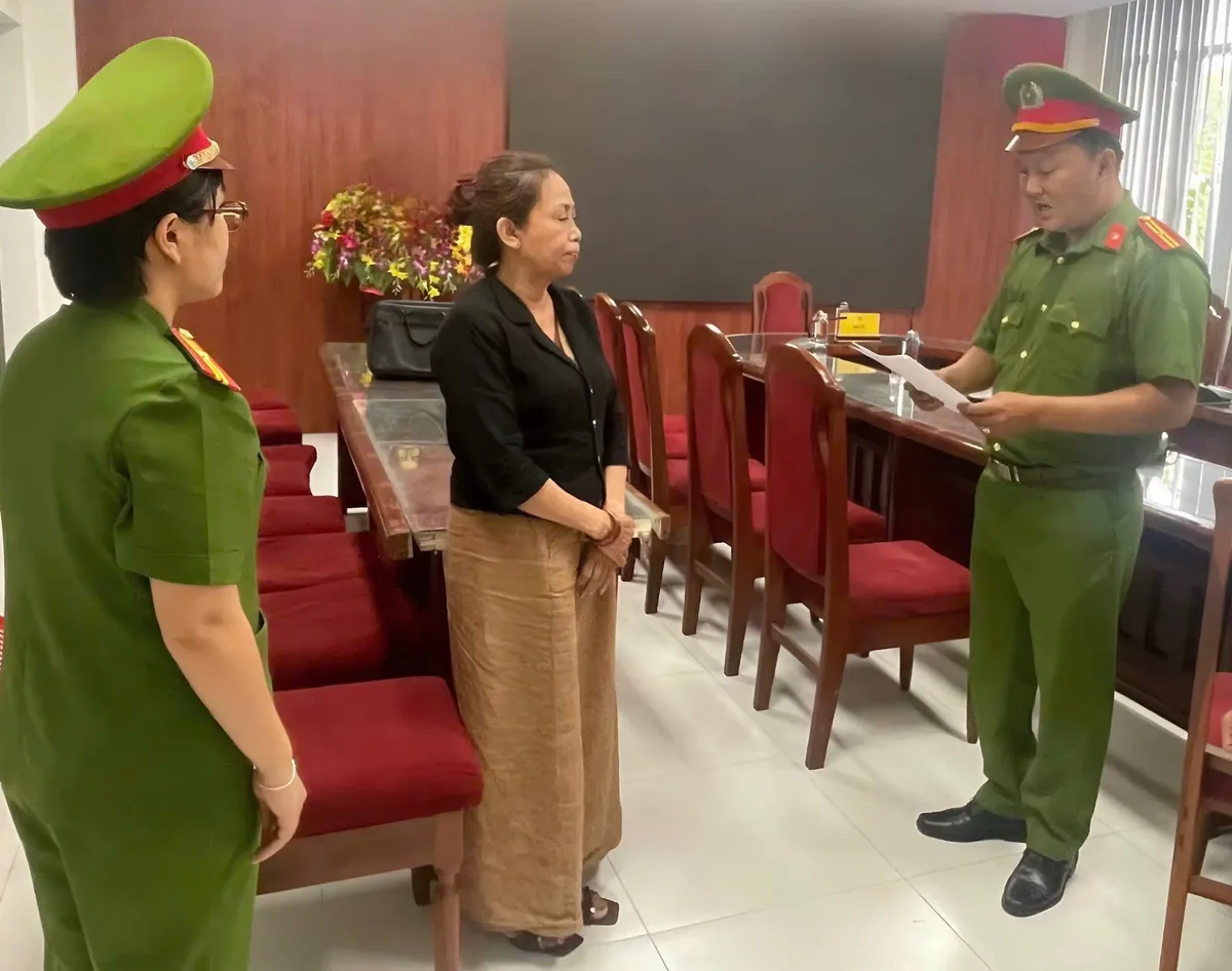 Lừa đảo bán đất giải tỏa, tái định cư giá rẻ, chiếm đoạt 7,7 tỷ đồng - Ảnh 1.