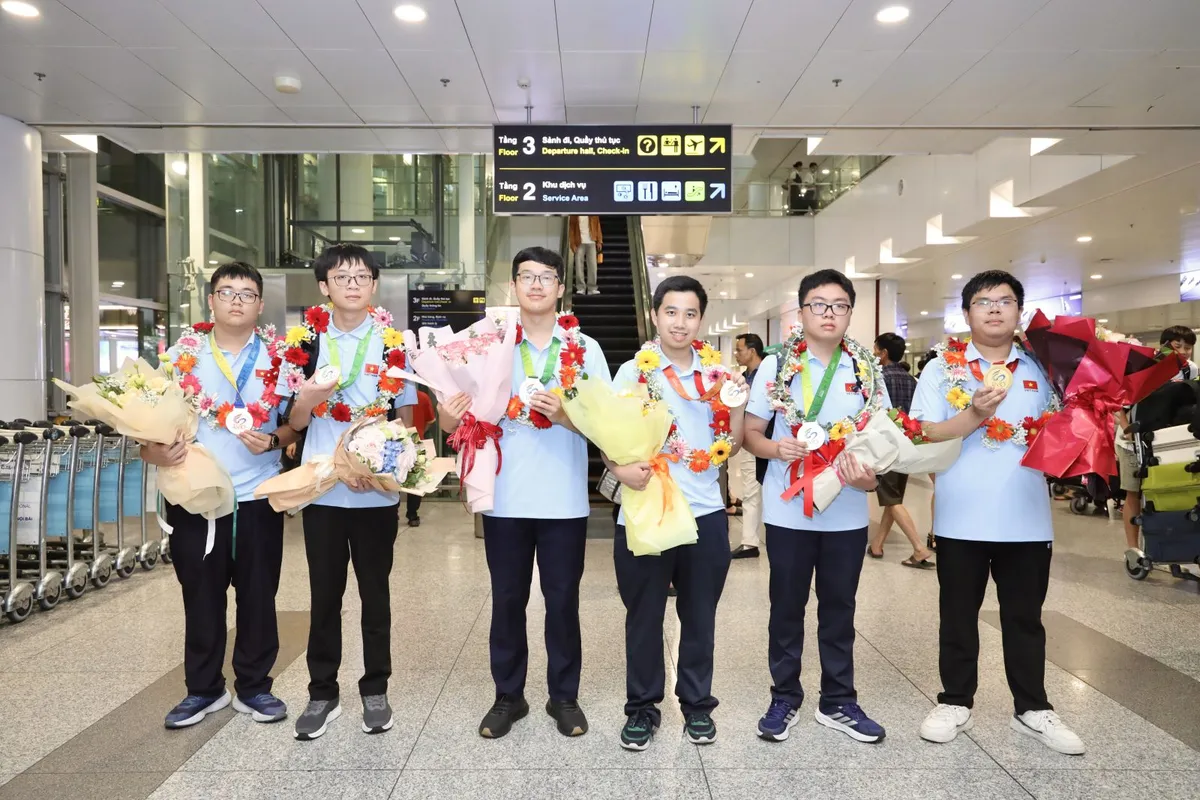 Nam sinh gi&agrave;nh HCV Olympic To&aacute;n quốc tế 2026 muốn trở th&agrave;nh gi&aacute;o vi&ecirc;n To&aacute;n - Ảnh 1.