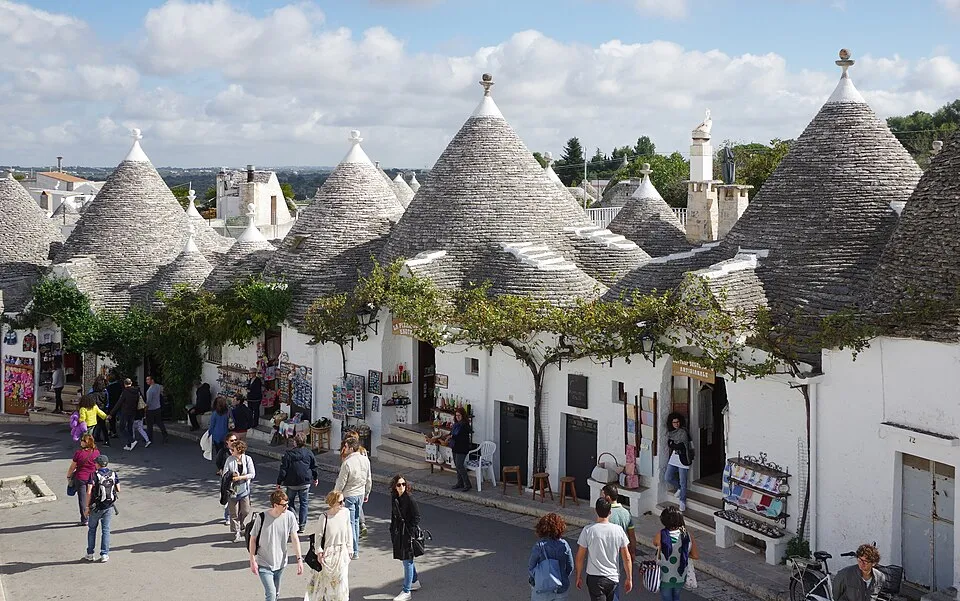 Alberobello v&agrave; c&acirc;u chuyện của những m&aacute;i nh&agrave; - Ảnh 3.