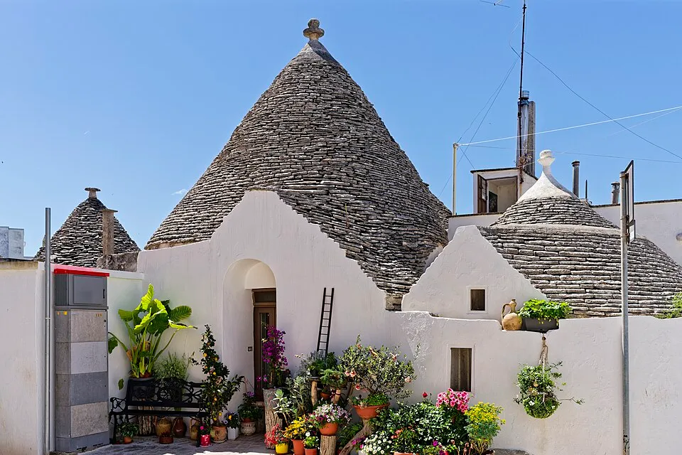 Alberobello v&agrave; c&acirc;u chuyện của những m&aacute;i nh&agrave; - Ảnh 2.