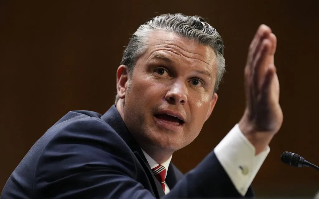 Bộ trưởng Chiến tranh Mỹ Pete Hegseth điều trần trước Ủy ban Phân bổ ngân sách Thượng viện tại Washington ngày 21/7/2026. (Ảnh: AP)