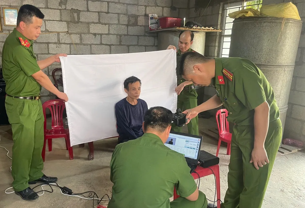 Cao Bằng đẩy mạnh thu nhận mẫu ADN cho thân nhân liệt sĩ chưa xác định danh tính - Ảnh 4.