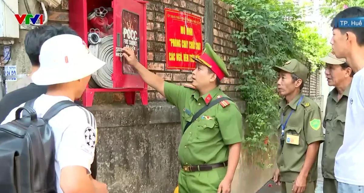 Hiệu quả từ mô hình chữa cháy trong hẻm sâu, tận dụng tối đa “5 phút vàng” - Ảnh 1.