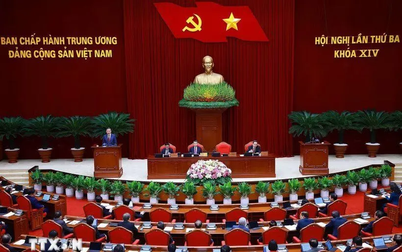 Phiên khai mạc Hội nghị lần thứ ba Ban Chấp hành Trung ương Đảng khóa XIV. (Ảnh: Thống Nhất/TTXVN)