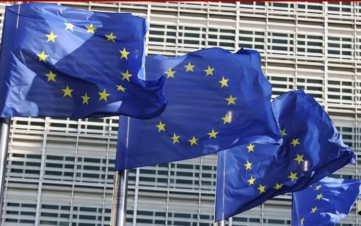 Cờ Liên minh châu Âu tại Brussels, Bỉ. (Ảnh: THX/TTXVN)