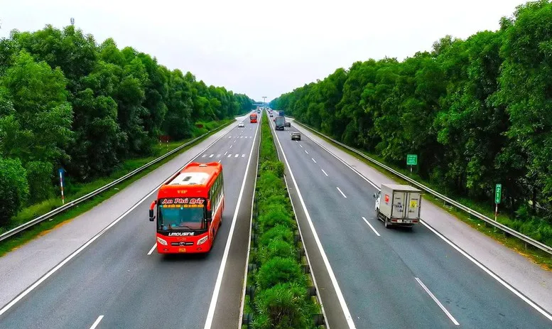 Chính thức công bố quy hoạch mạng lưới cao tốc, quốc lộ tầm nhìn đến 2050- Ảnh 1.