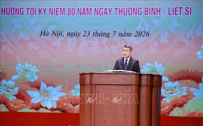 Thủ tướng: Chăm lo người c&oacute; c&ocirc;ng với c&aacute;ch mạng l&agrave; chủ trương nhất qu&aacute;n, thể hiện t&iacute;nh nh&acirc;n văn s&acirc;u sắc - Ảnh 3.