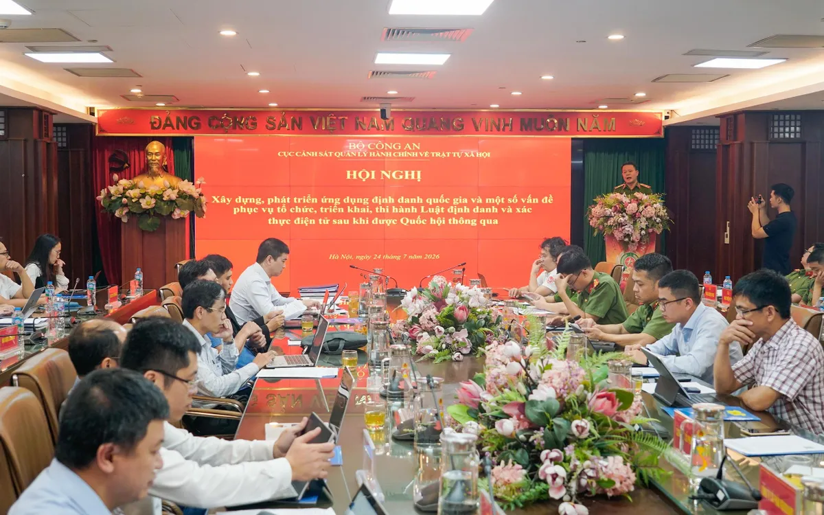 Toàn cảnh Hội nghị "Xây dựng, phát triển ứng dụng định danh quốc gia và một số vấn đề phục vụ, tổ chức, triển khai thi hành Luật Định danh và xác thực điện tử khi được Quốc Hội thông qua". (ảnh: Minh Luân)
