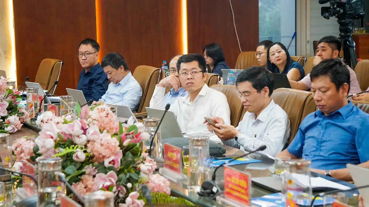 Hội thảo g&oacute;p &yacute; x&acirc;y dựng ứng dụng định danh quốc gia VNeID v&agrave; ho&agrave;n thiện Luật Định danh, x&aacute;c thực điện tử - Ảnh 3.