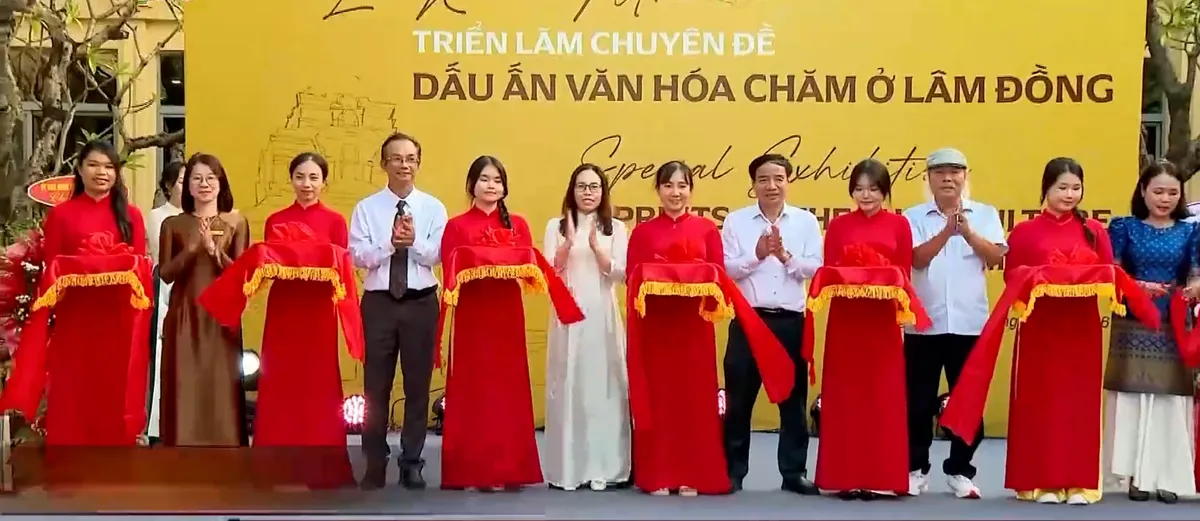 Triển lãm "Dấu ấn văn hoá Chăm ở Lâm Đồng"- Ảnh 1. Triển lãm "Dấu ấn văn hoá Chăm ở Lâm Đồng"- Ảnh 1.